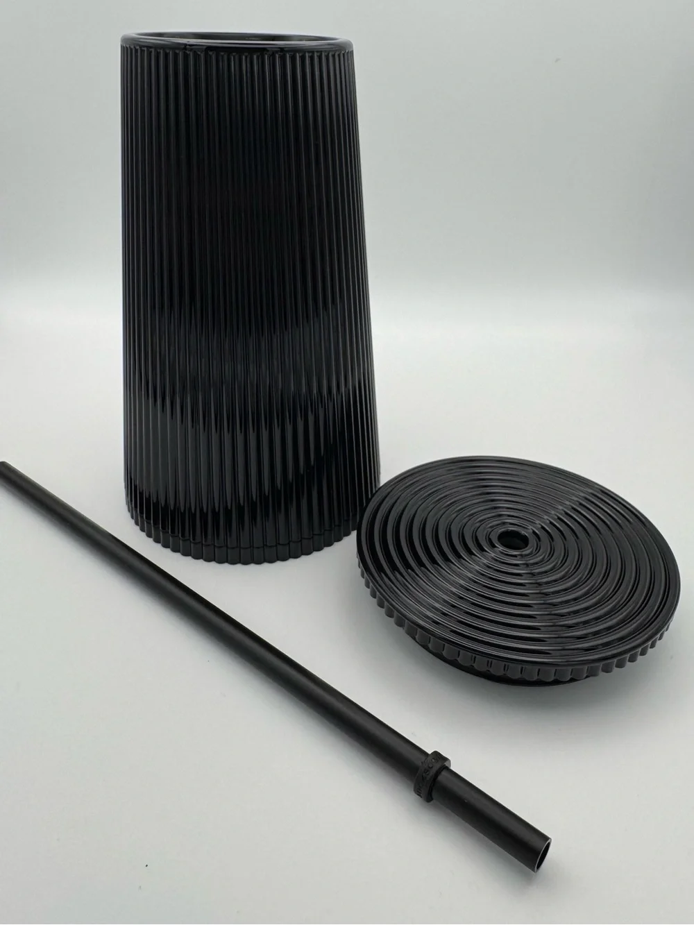 NEW Starbucks Black Ribbed Pleated 16 oz Cold Cup Tumbler w/ Lid & Straw